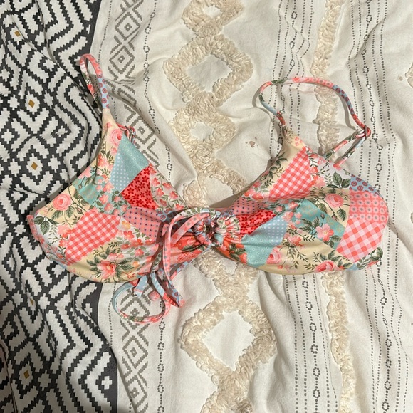 One one top - Picture 1 of 2